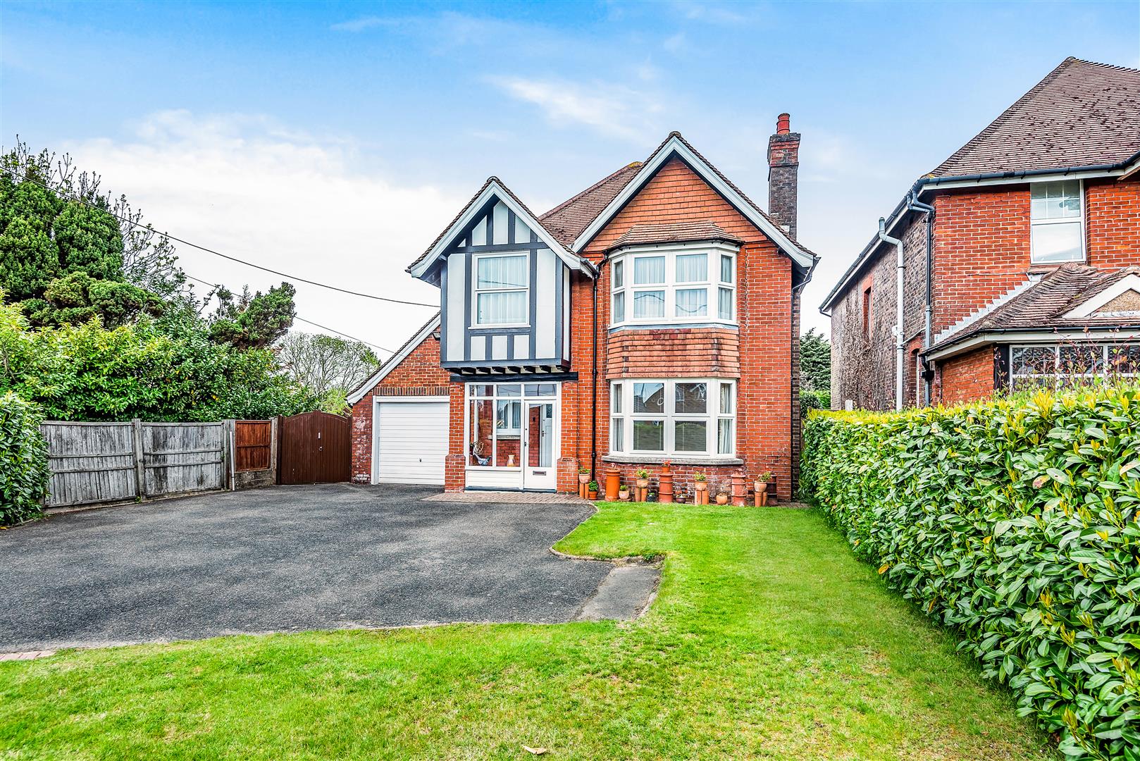 Property Details for 40 London Road Hailsham East Sussex BN27 3BW